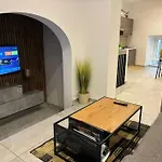 Stylish 2 Bedroom Loft With Yard