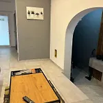 Stylish 2 Bedroom Loft With Yard