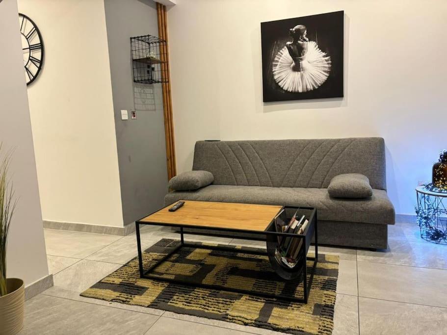Stylish 2 Bedroom Loft With Yard *